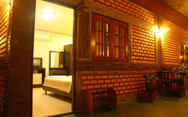 Phumthadarommanee Resort