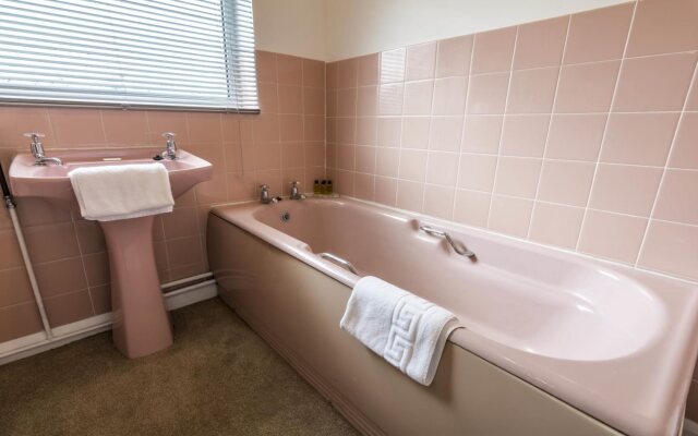 Parsonage Farm Inn