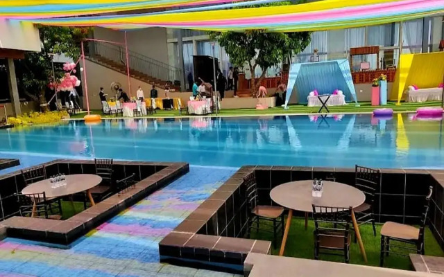 The Democracy Hotel & Resort