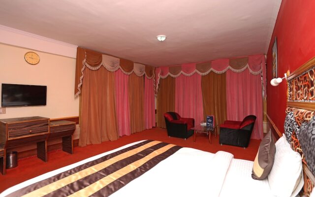 OYO 8895 Hotel Pine Grove