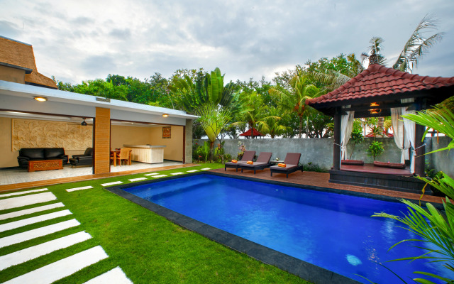 Puri Saron Hotel Baruna Beach Cottages