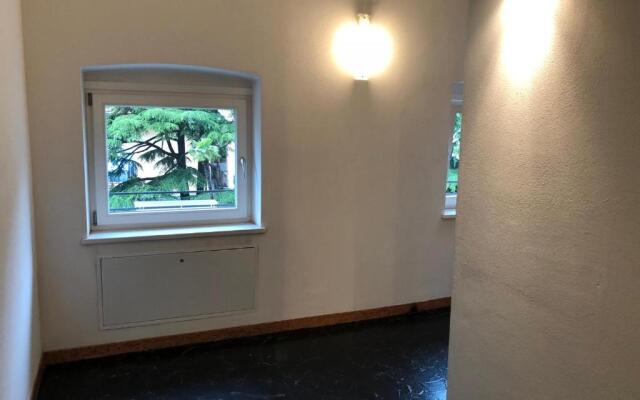 White Residence Apartment