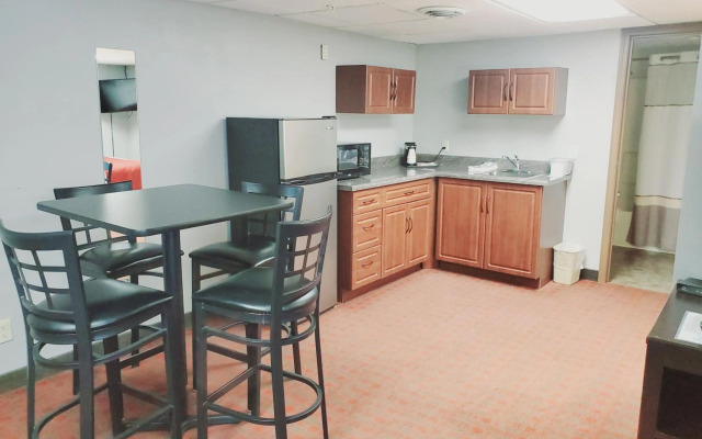 Blackstone Lodge & Suites