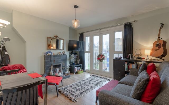Colourful 2 Bedroom Apartment in Shoreditch