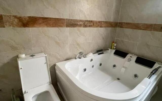 4 bedroom apartment available osapa