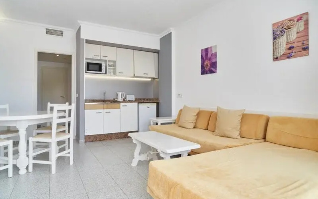 Invisa Aparthotel Casa Luis