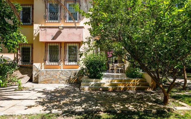 Peaceful Flat with Shared Pool in Camyuva Kemer
