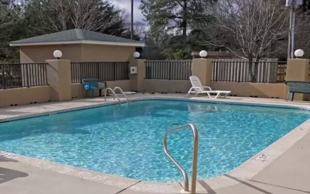 Americas Best Inn & Suites - Decatur