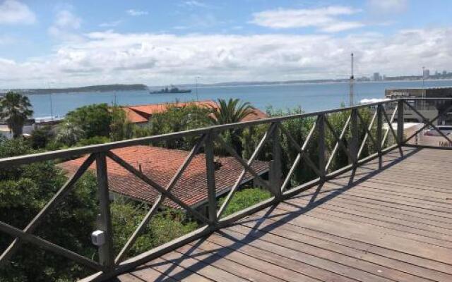 Lobo Hostel