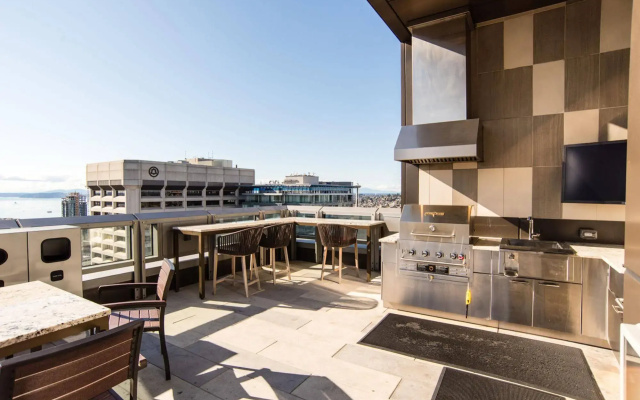 Furnished Apartments on Pine Street