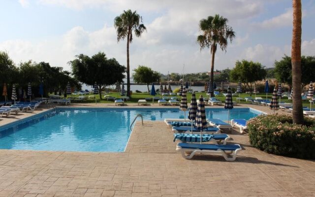 Maistrali Hotel Apts