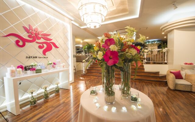 Sayan Terrace Hotel & Resort