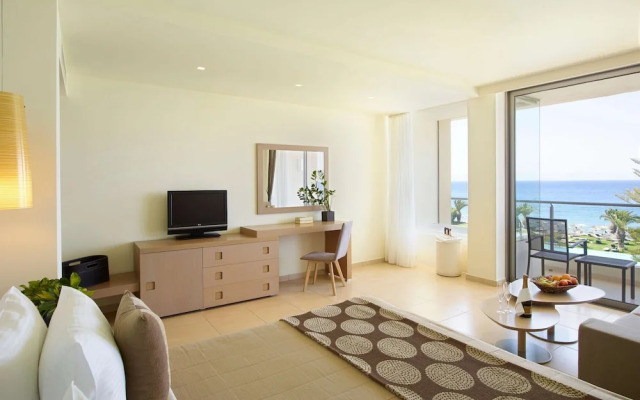 The Ixian Grand & All Suites Hotel