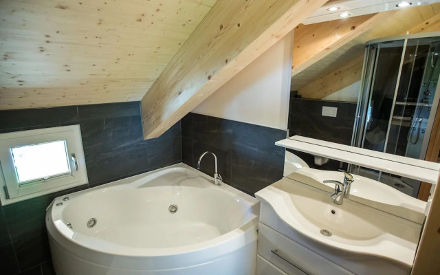 Nice Chalet With Terrace