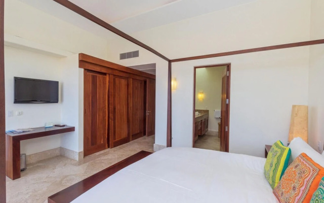 Sunny Vacation Villa 79