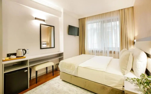 Legendary Porto Hotel