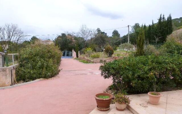 Studio in Pierrefeu-du-var, With Wonderful Mountain View, Pool Access,