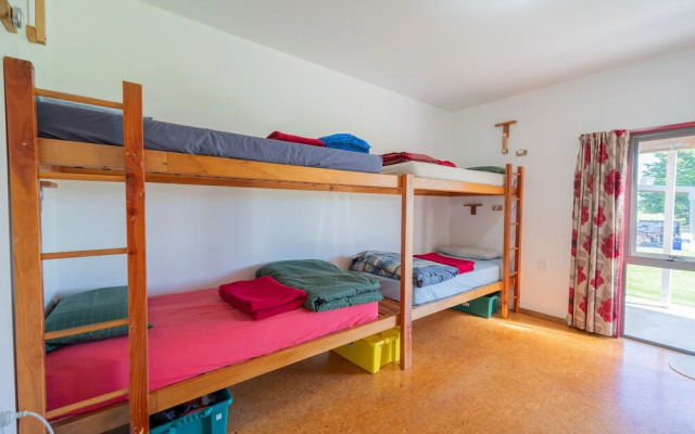 Bob & Maxines Backpackers