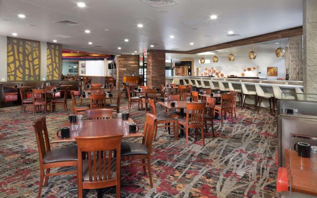 DoubleTree by Hilton Hotel Lawrence