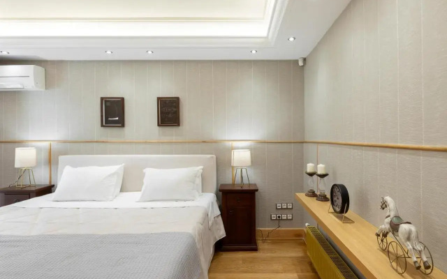 Vouliagmeni's Elegance by Acropolis Suites