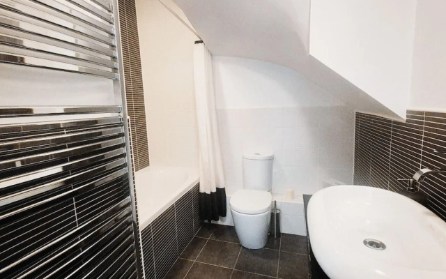 Luxurious & Spacious 2BR