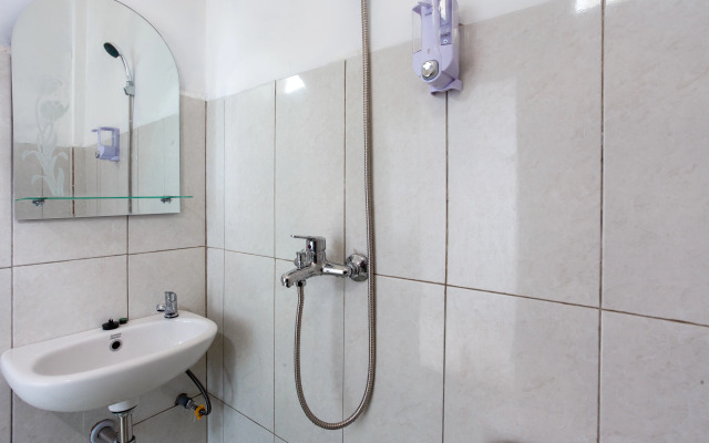 Putri Residence Syariah by OYO Rooms