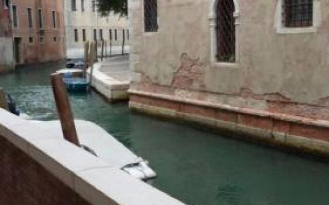 Leone Marciano Venice Apartment with independent and private entrance