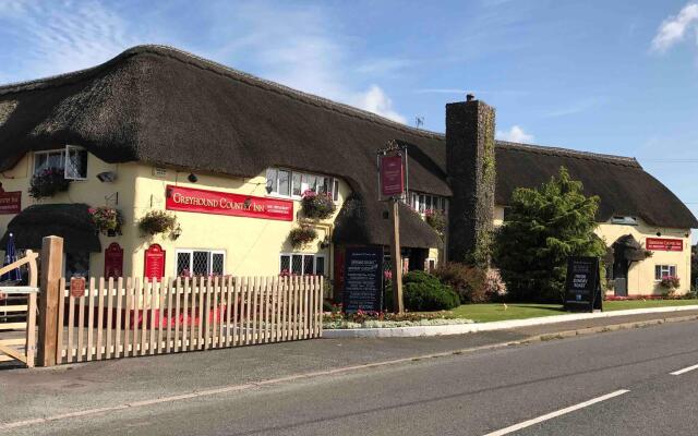 Greyhound Country Inn