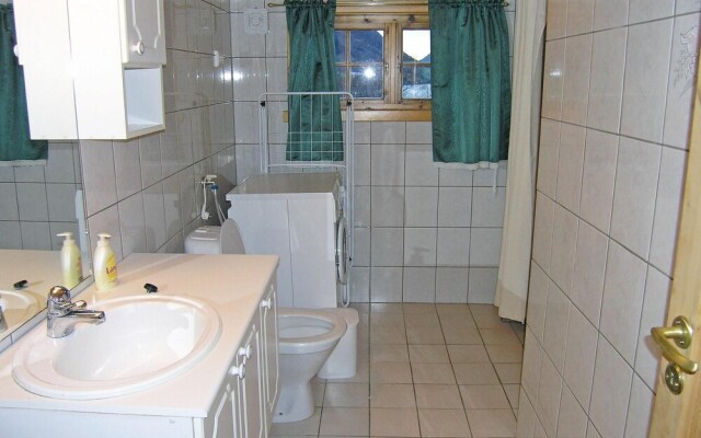 Stunning Home in Skei I Jølster With 4 Bedrooms