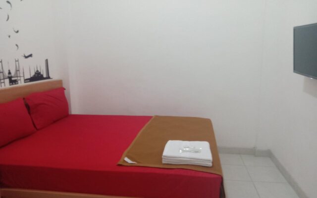 Chrissant Hotel