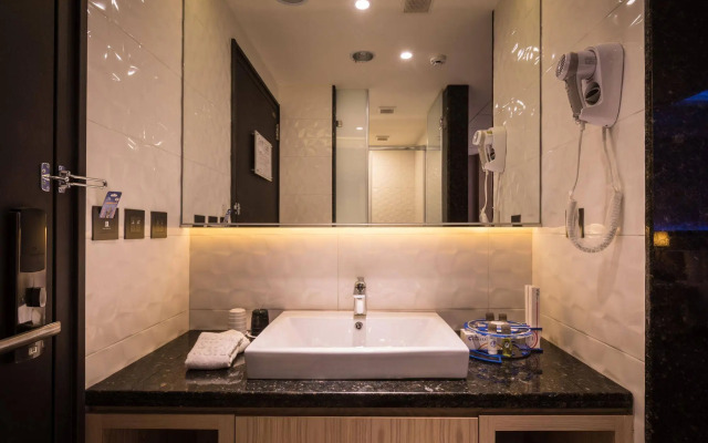 Guide Hotel Taichung ZiYou