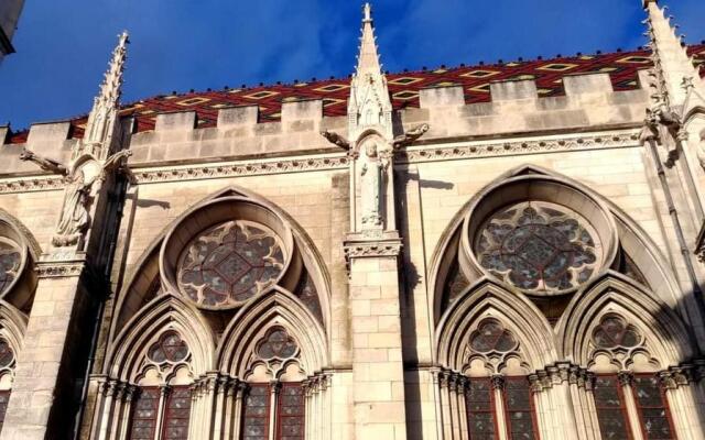 Chambre privée dans maison centre-ville Sens Petit-déjeuner compris