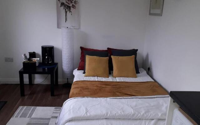 Cosy London holiday Home (Near O2 arena)