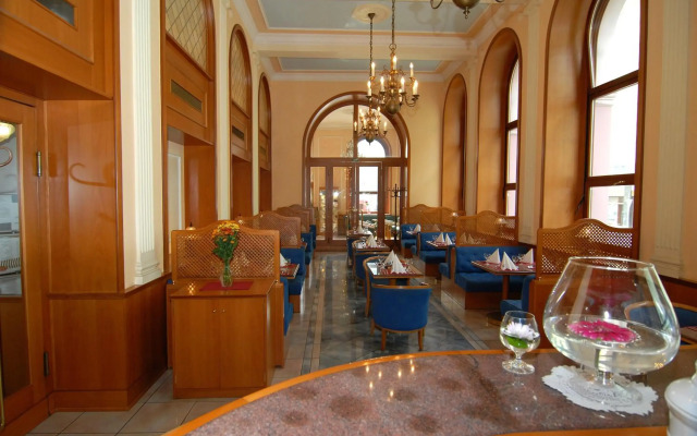 Opera Hotel