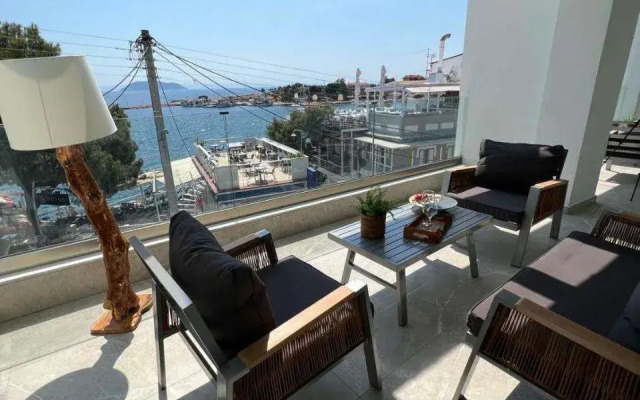 Wide Blue Luxury Suites