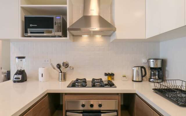 w Spectacular 2BR in the Heart of Miraflores