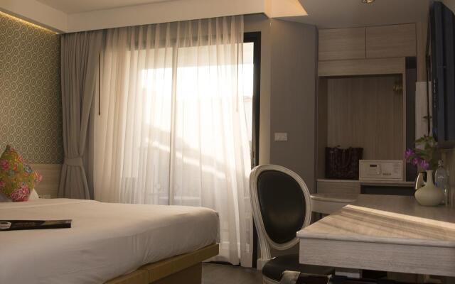 Sawaddi Patong Resort & Spa by Tolani