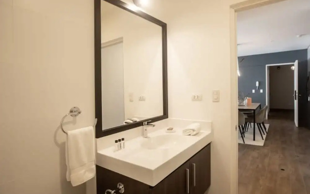 w Elegant 2BR in the Heart of Miraflores