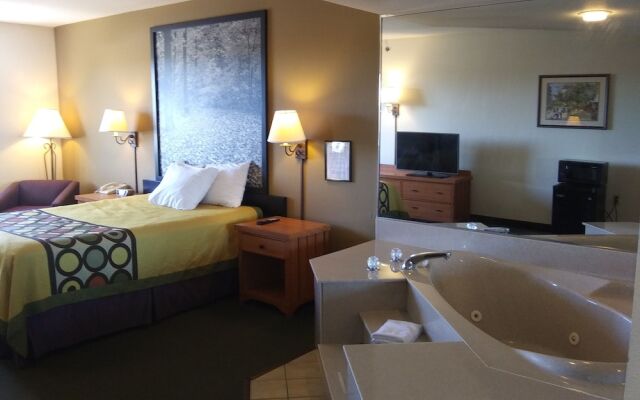 Super 8 Columbia East