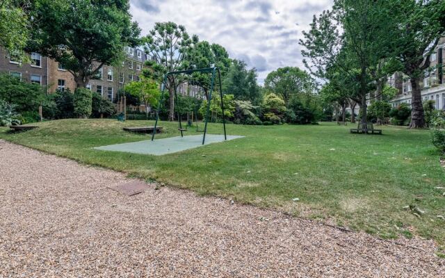 Canal Crescent Charm Flat With Stunning Views, Little Venice