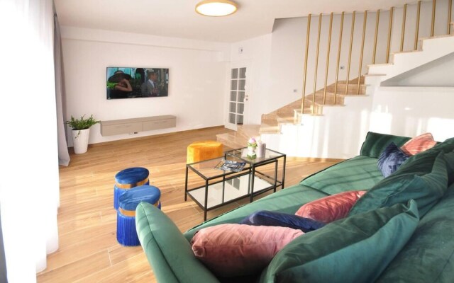 Villa Iva With sea View and Pool
