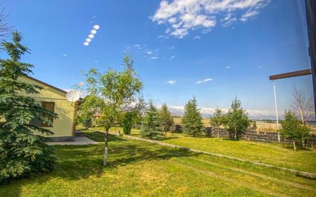 Carlos Castaneda - Шикарная вилла в Севане