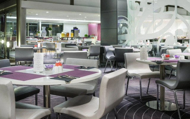 Отель Mercure Paris Centre Tour Eiffel 