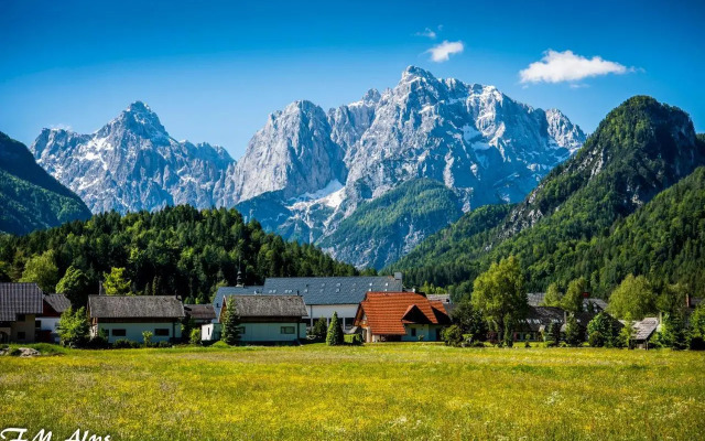 Mountain Charm