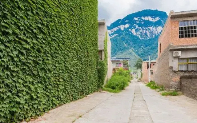 Cenxi Hotel (Huashan Scenic Area)