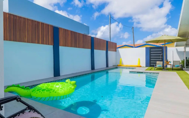 NEW Modern 3BR 3BA Private Pool Centrallylocated
