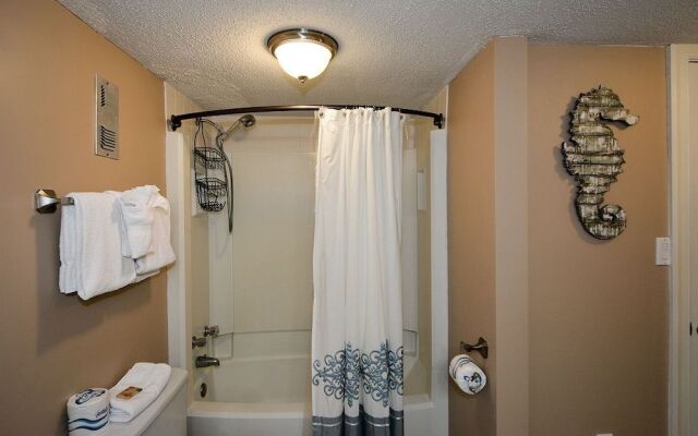 2082 Shoreline Condo