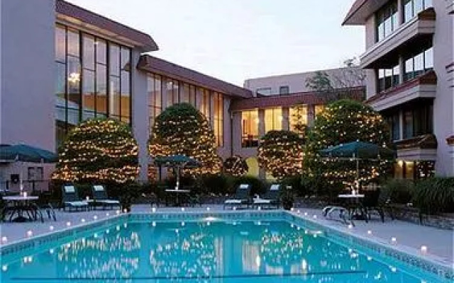 Holiday Inn Select
