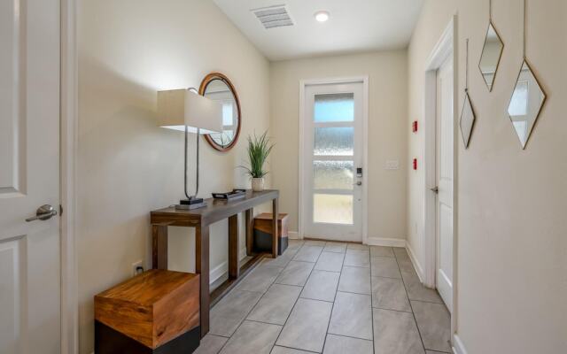 Family Paradise Space Themed Perfect Location