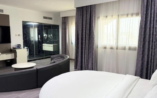 Royal Tulip Dancenter Suites Sharjah